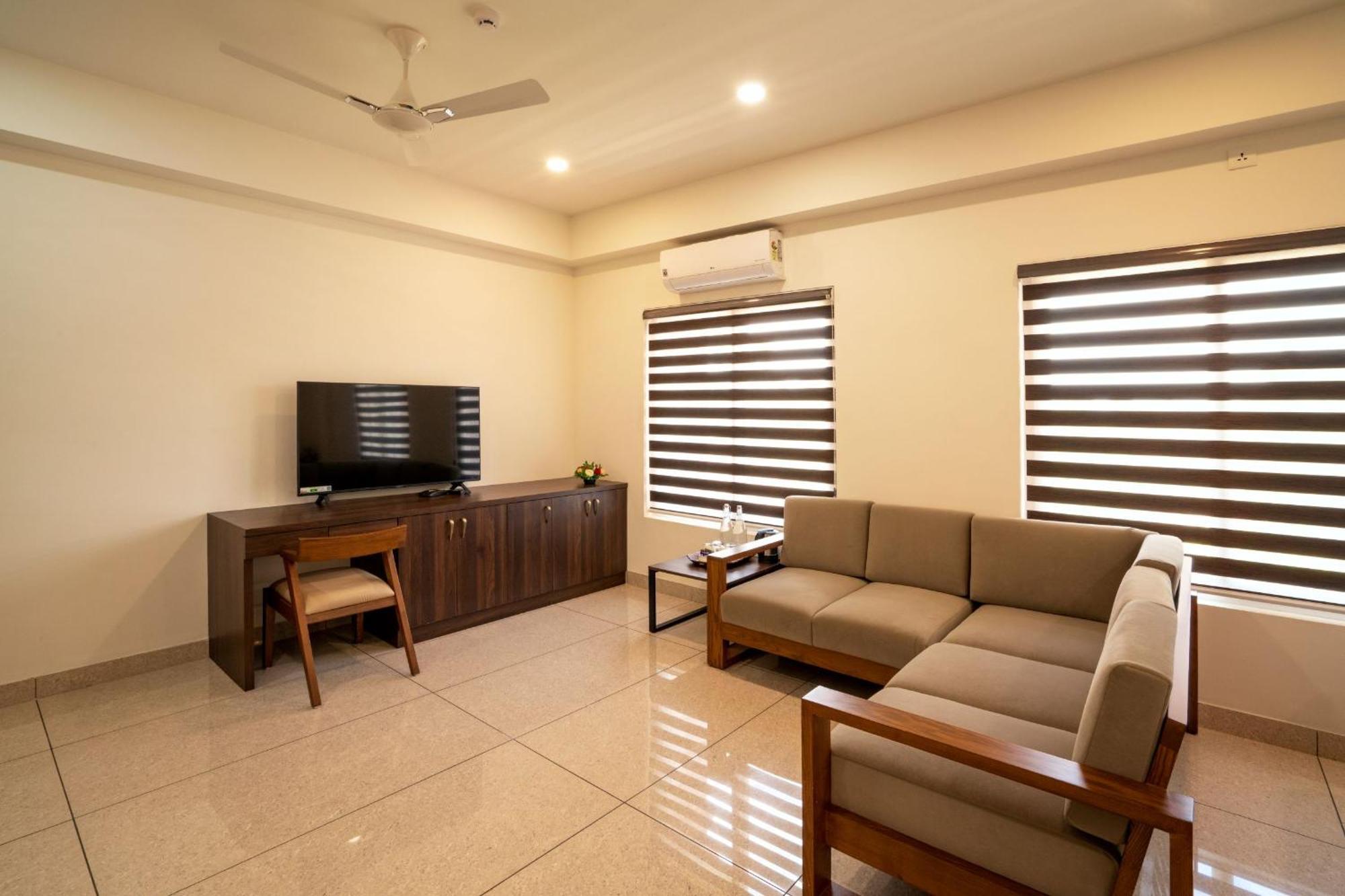 Kumbanad Heritage Hotel Vennikulam Exteriör bild