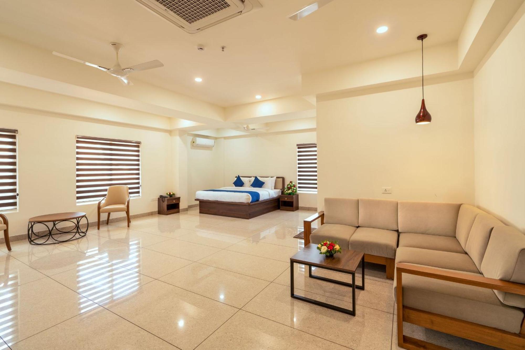 Kumbanad Heritage Hotel Vennikulam Exteriör bild