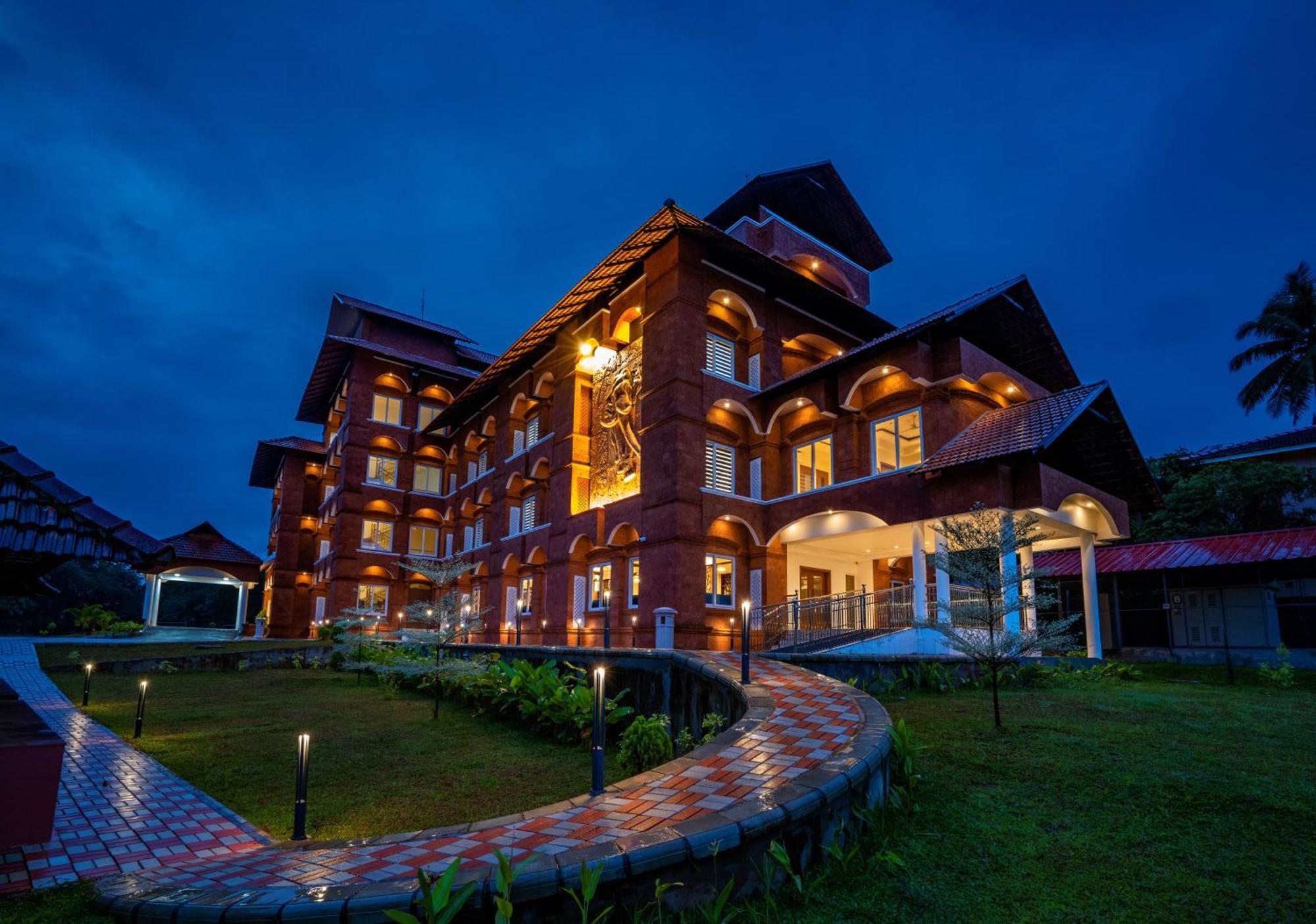 Kumbanad Heritage Hotel Vennikulam Exteriör bild